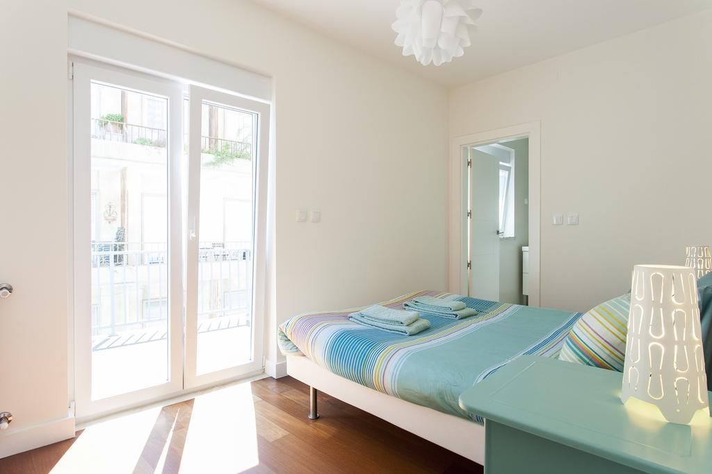 Joivy Joyful 2Br Apt With Terrace Nearby Sao Bento Palace Διαμέρισμα Lisboa Εξωτερικό φωτογραφία